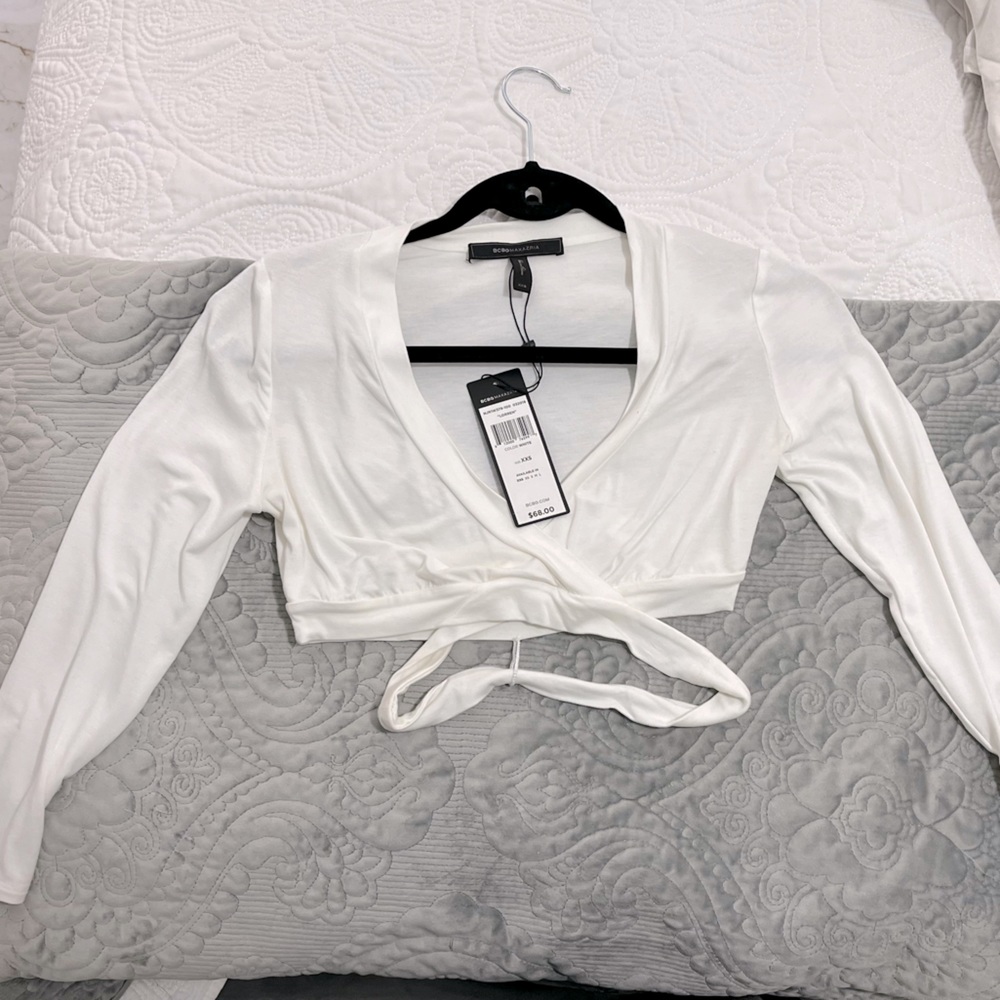 BCBGMAXAZRIA CROPPED TOP- stretching material